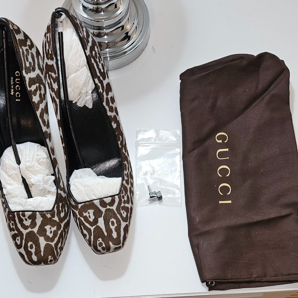 Gucci Pony Hair Pumps - Picture 2 of 8